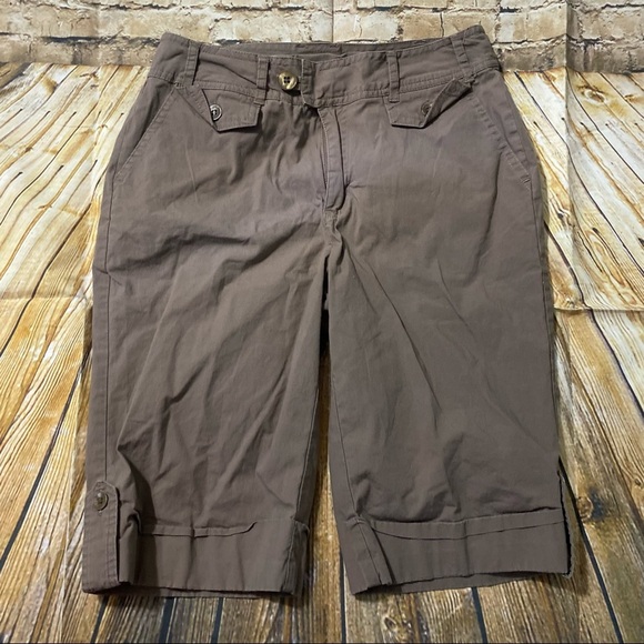 Lulu B Brown Cuffed Cotton Stretch Bermuda Shorts - Picture 1 of 4